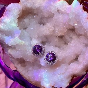 Vintage stud post earrings ✨